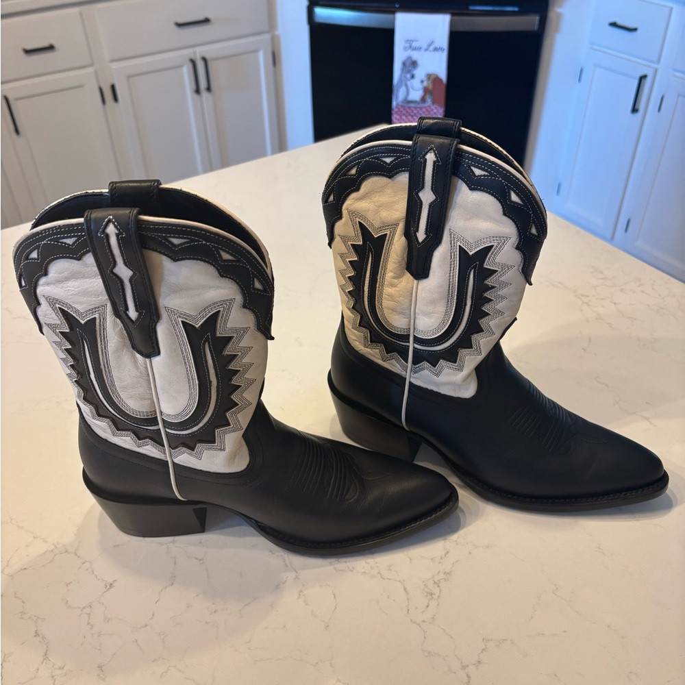 Tecovas Jolene- New- Black Leather Cowboy Boots 9” Mid Shaft- Material= Cowhide